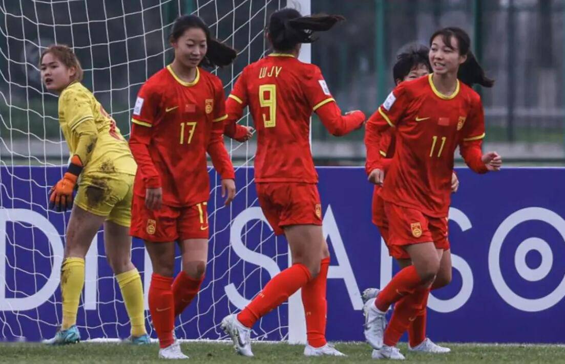 开云体育h5-体育新闻快讯：全球女足精彩对抗赛场上掀起热潮