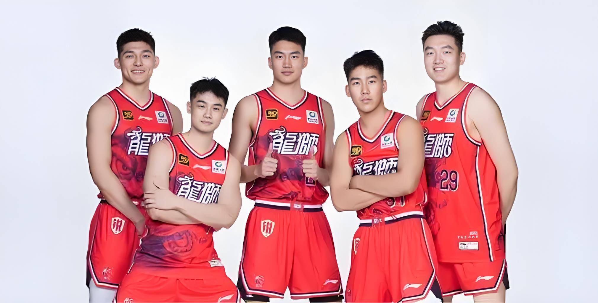 包含新晋球星耀眼亮相，助队获胜的词条
