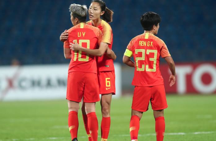 关于瑞典女足豪取三连胜，跻身前列的信息